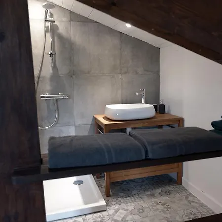 Couette-café Le Chalet D'iparla *