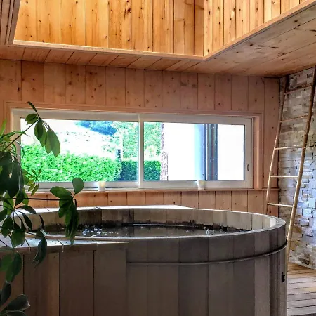 Le Chalet D'iparla Couette-café