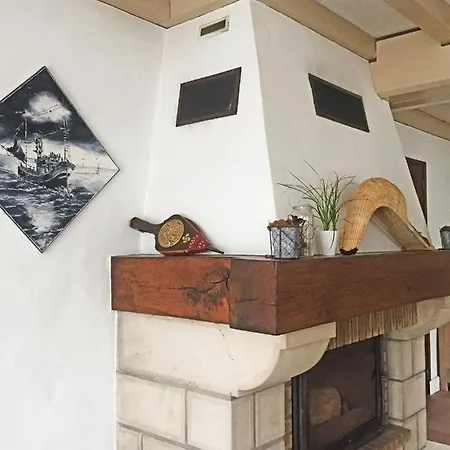 Le Chalet D'iparla Couette-café *
